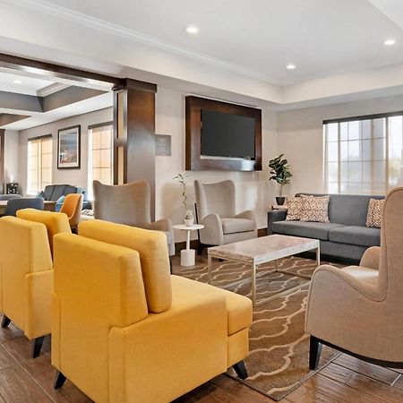 Comfort Inn & Suites Sacramento - University Area מראה חיצוני תמונה
