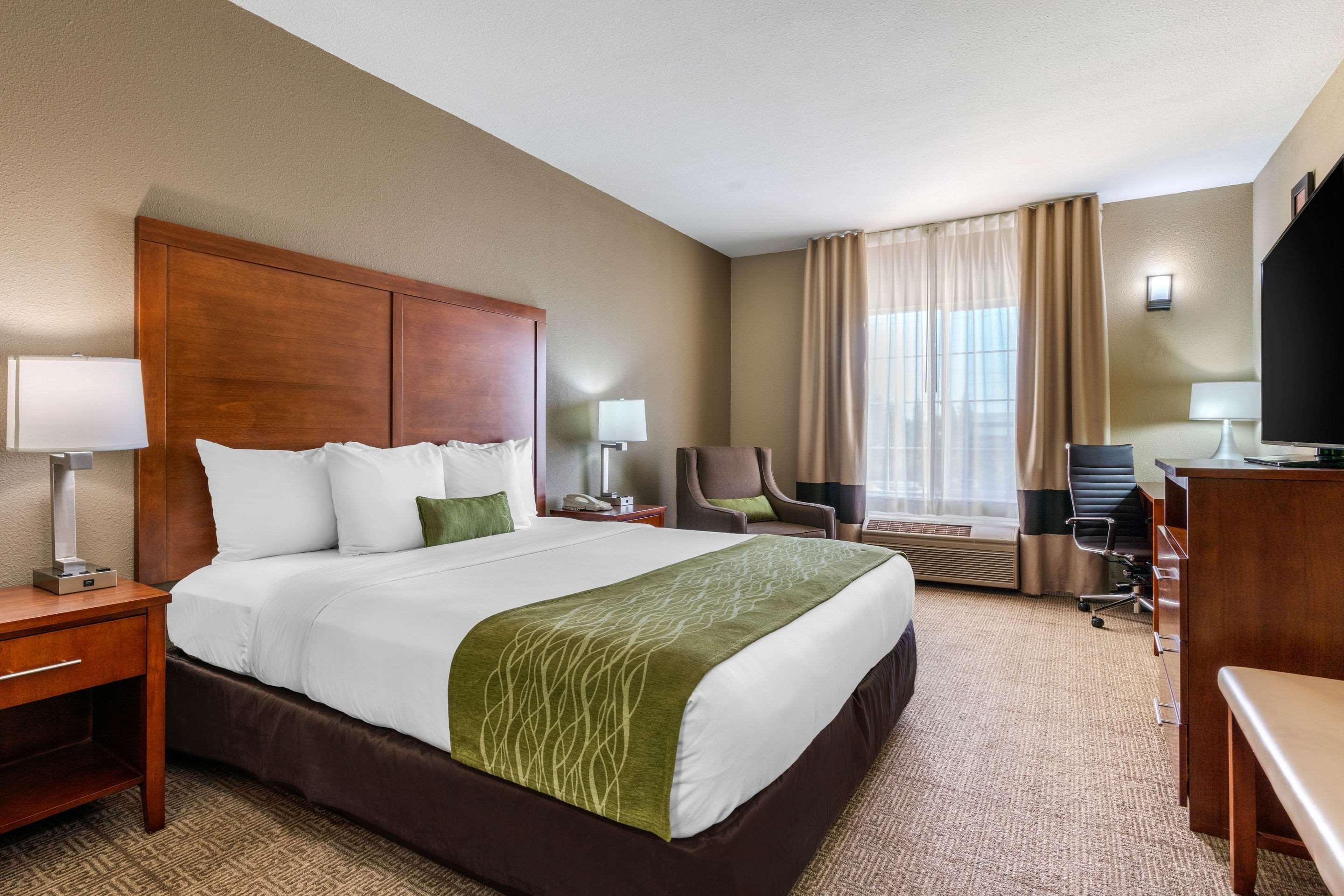 Comfort Inn & Suites Sacramento - University Area מראה חיצוני תמונה