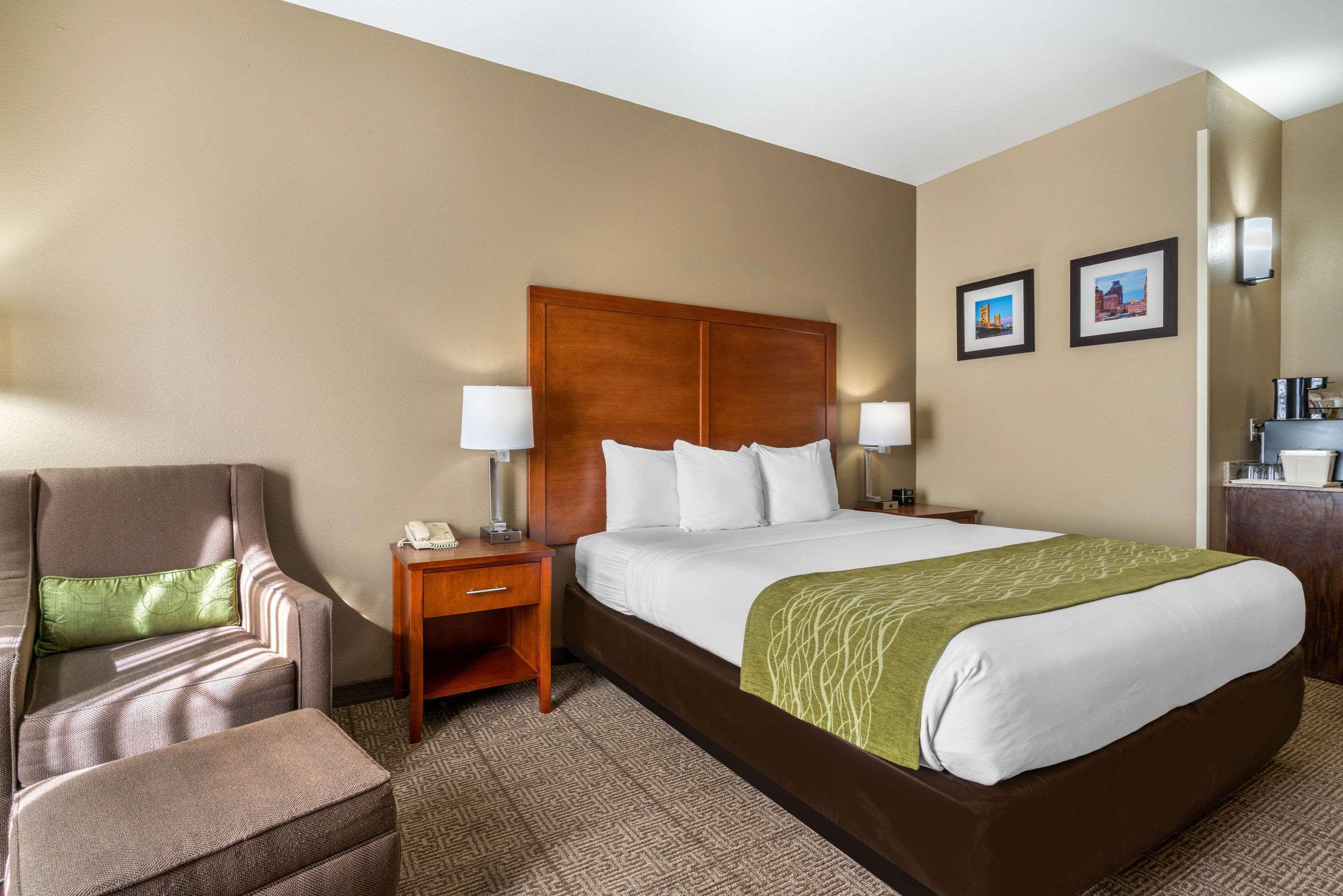 Comfort Inn & Suites Sacramento - University Area מראה חיצוני תמונה