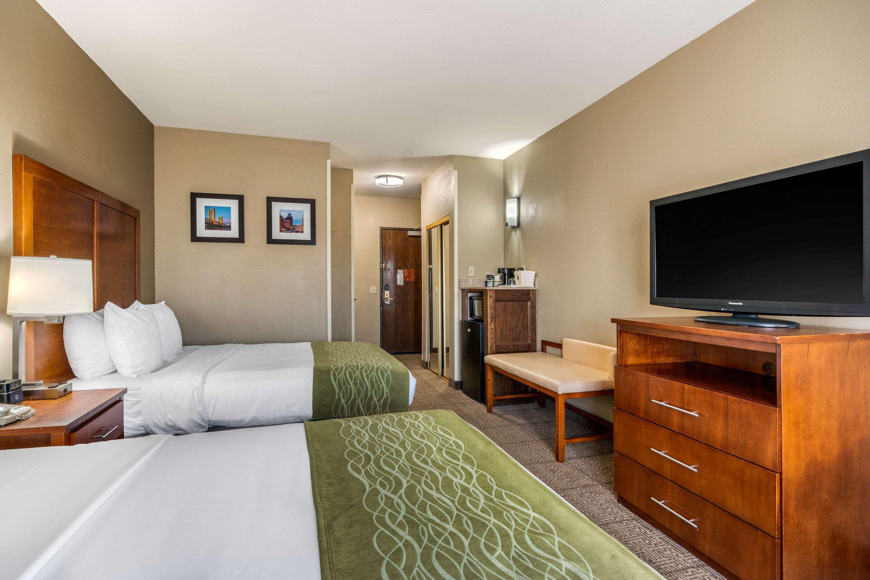 Comfort Inn & Suites Sacramento - University Area מראה חיצוני תמונה