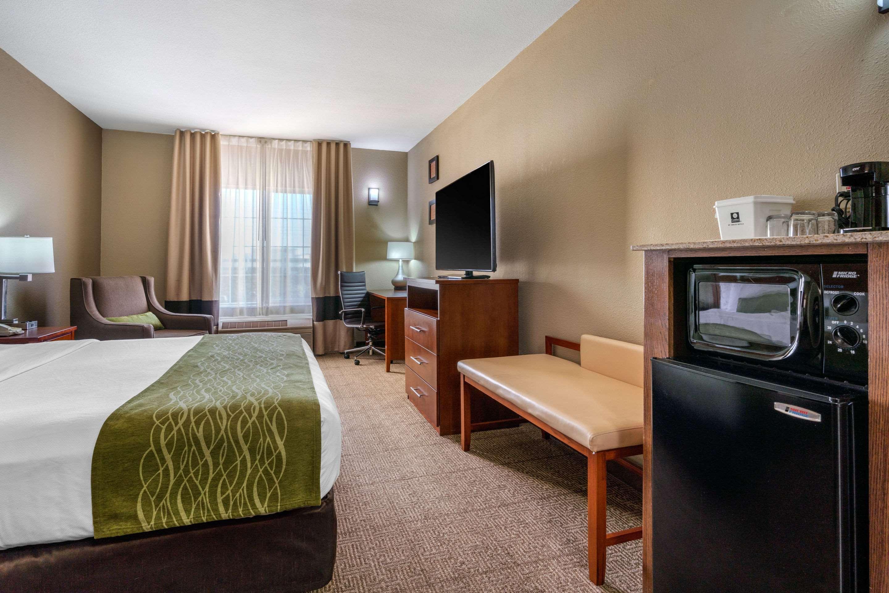 Comfort Inn & Suites Sacramento - University Area מראה חיצוני תמונה