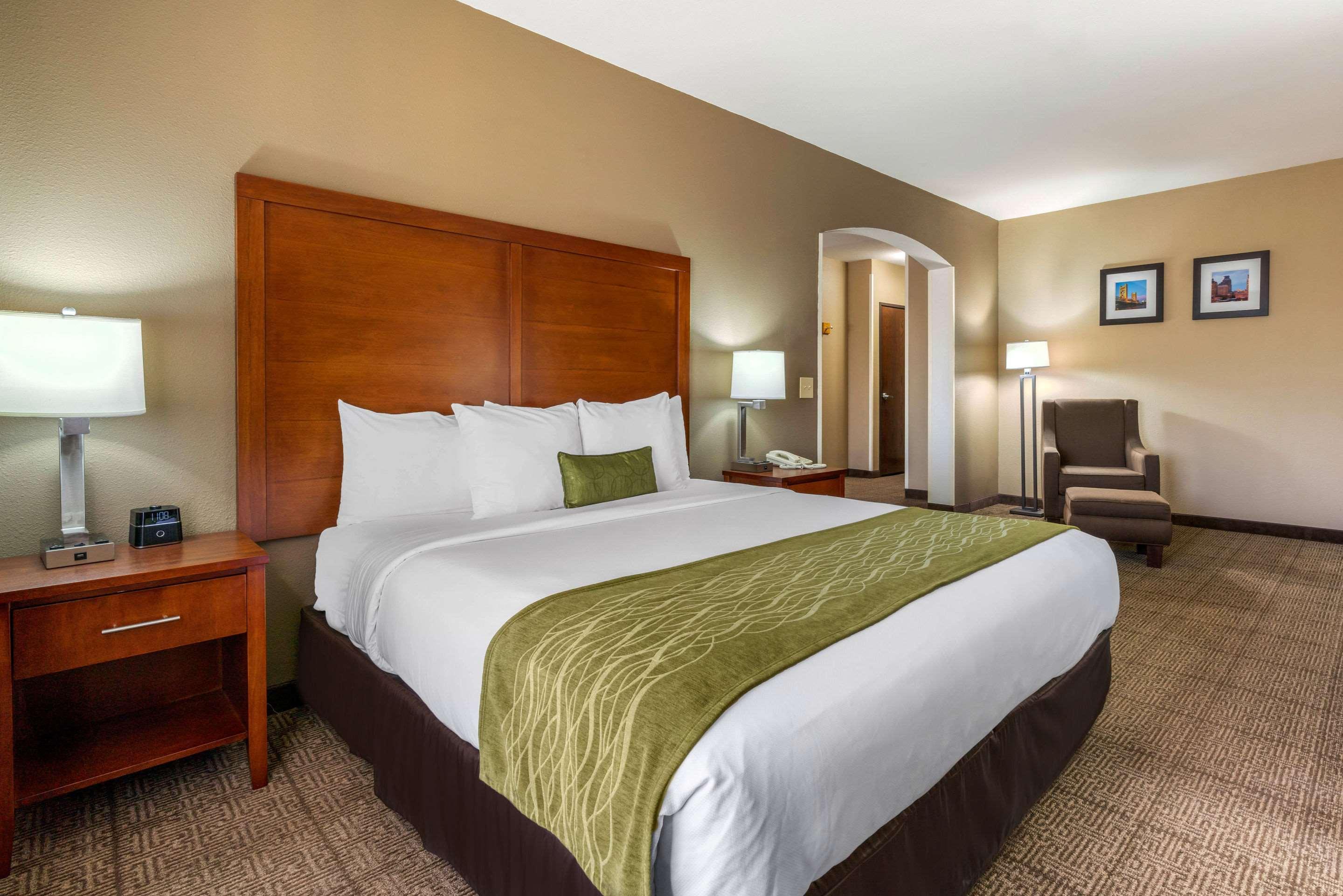 Comfort Inn & Suites Sacramento - University Area מראה חיצוני תמונה