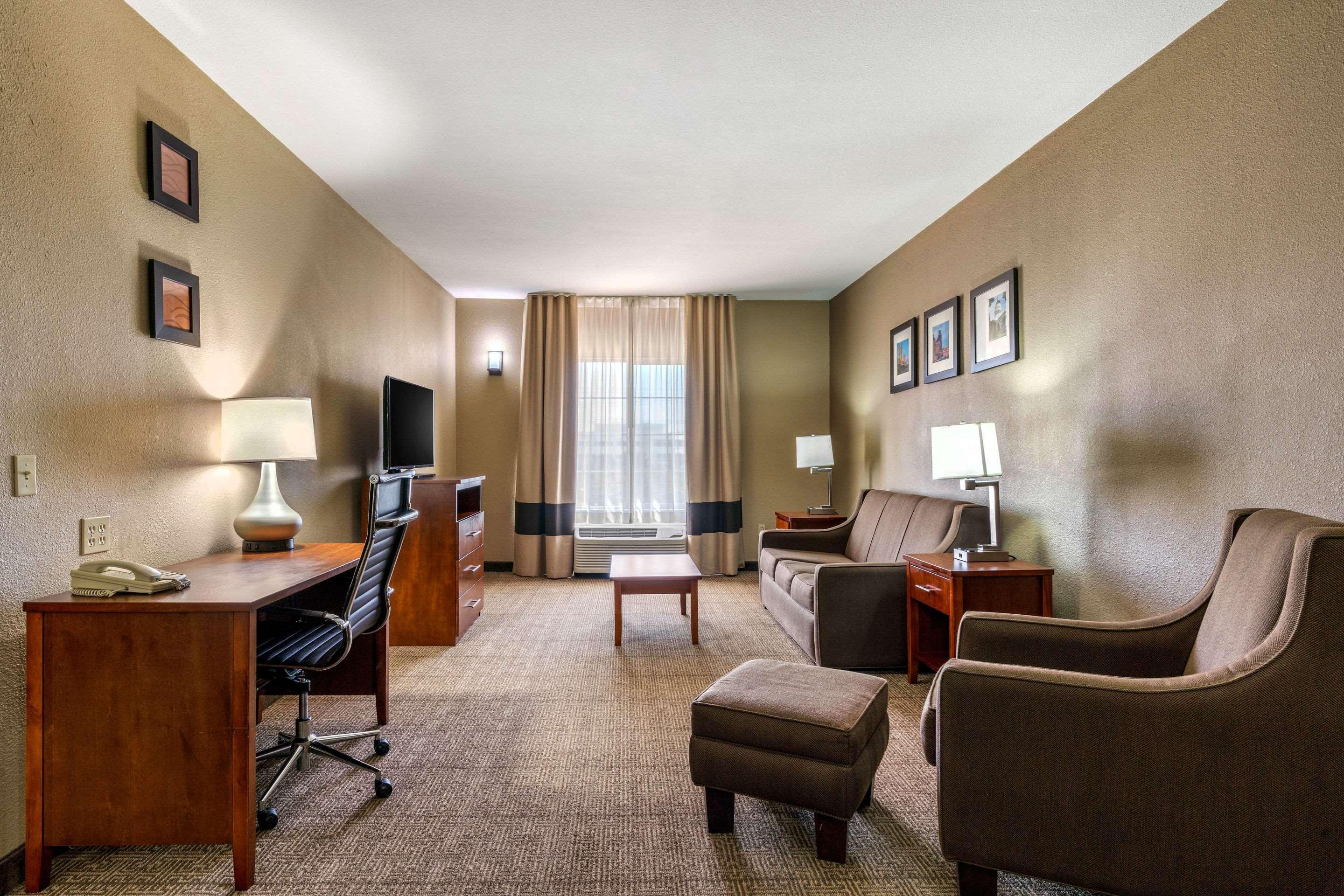 Comfort Inn & Suites Sacramento - University Area מראה חיצוני תמונה