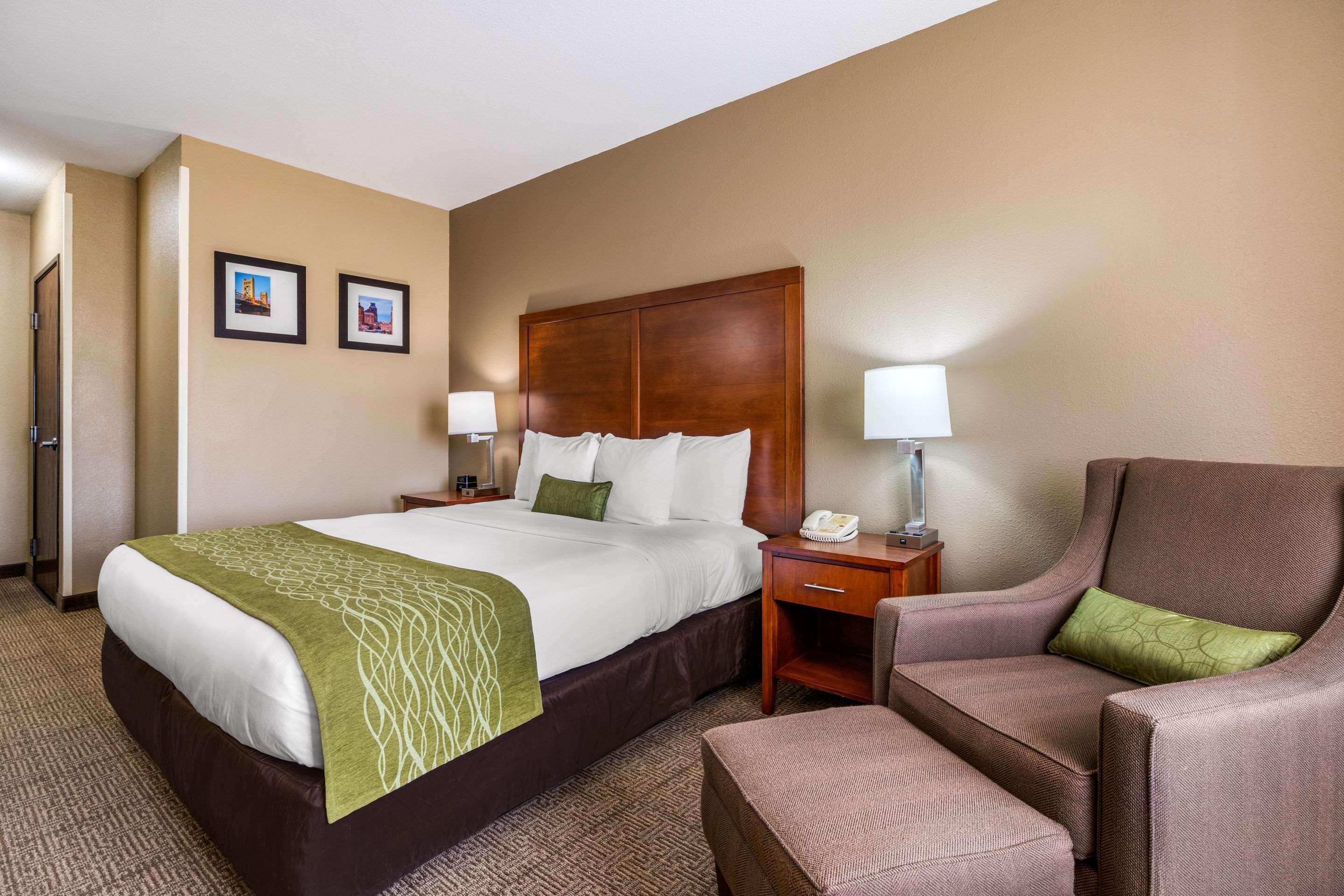 Comfort Inn & Suites Sacramento - University Area מראה חיצוני תמונה