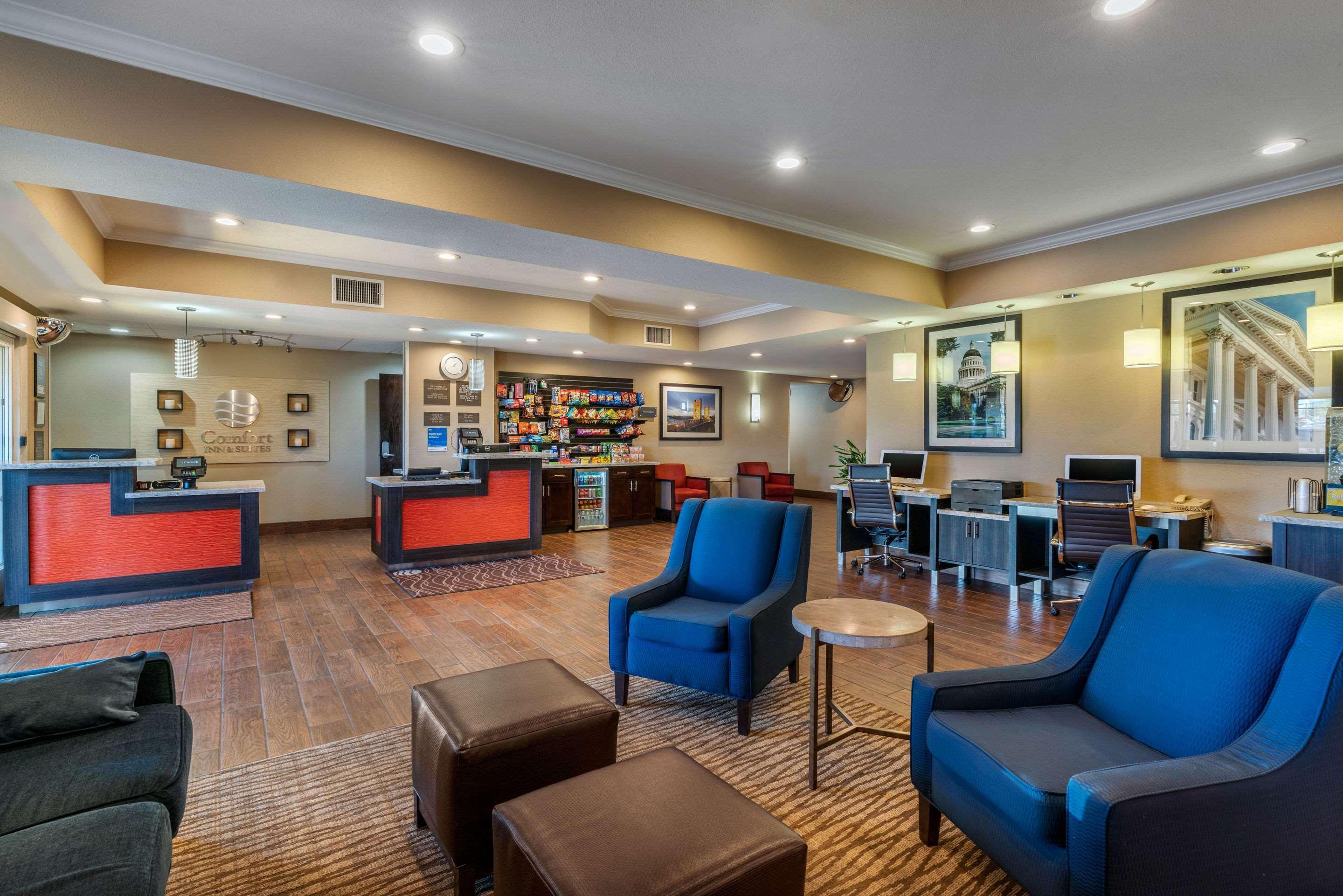 Comfort Inn & Suites Sacramento - University Area מראה חיצוני תמונה