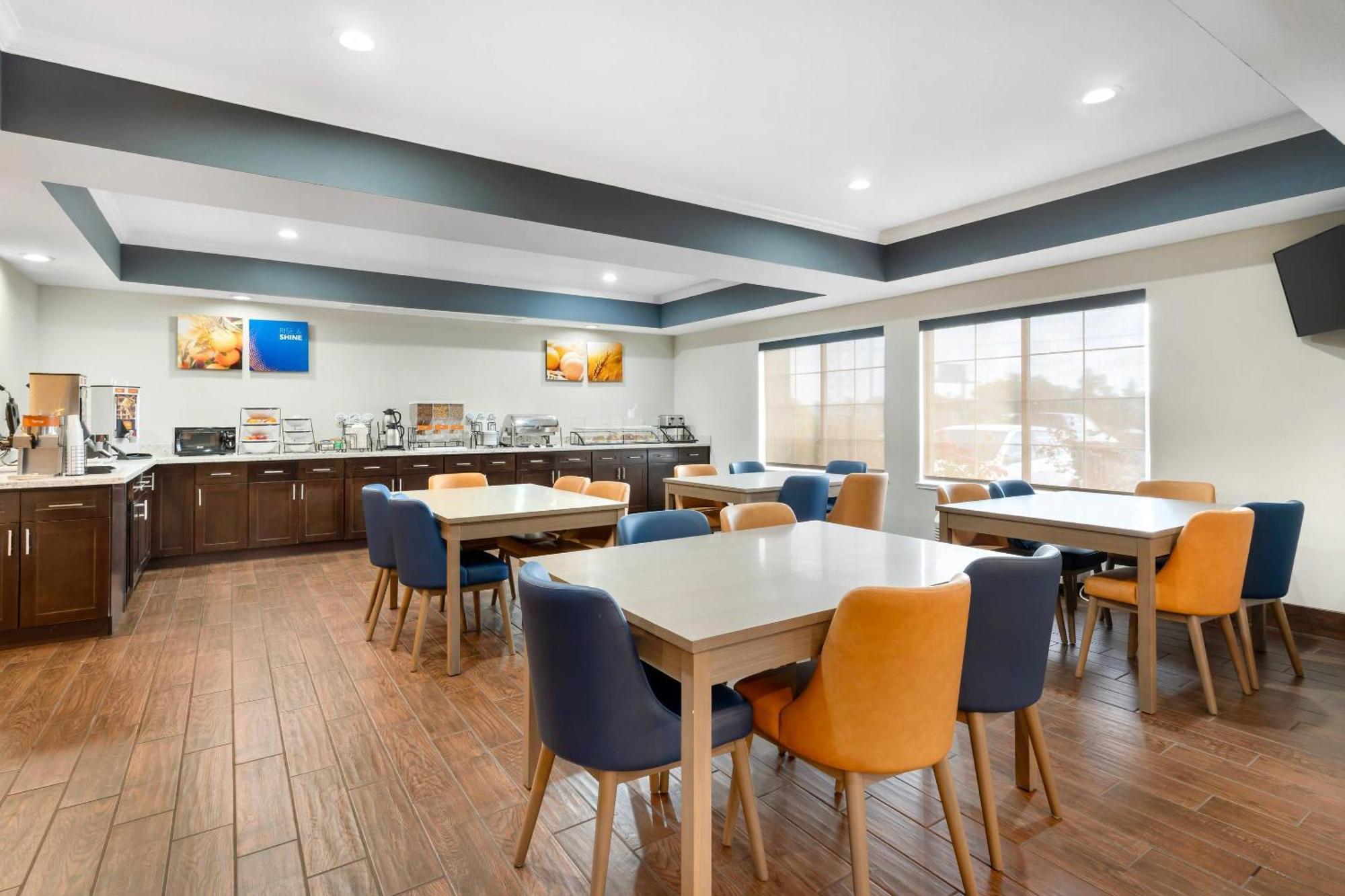 Comfort Inn & Suites Sacramento - University Area מראה חיצוני תמונה