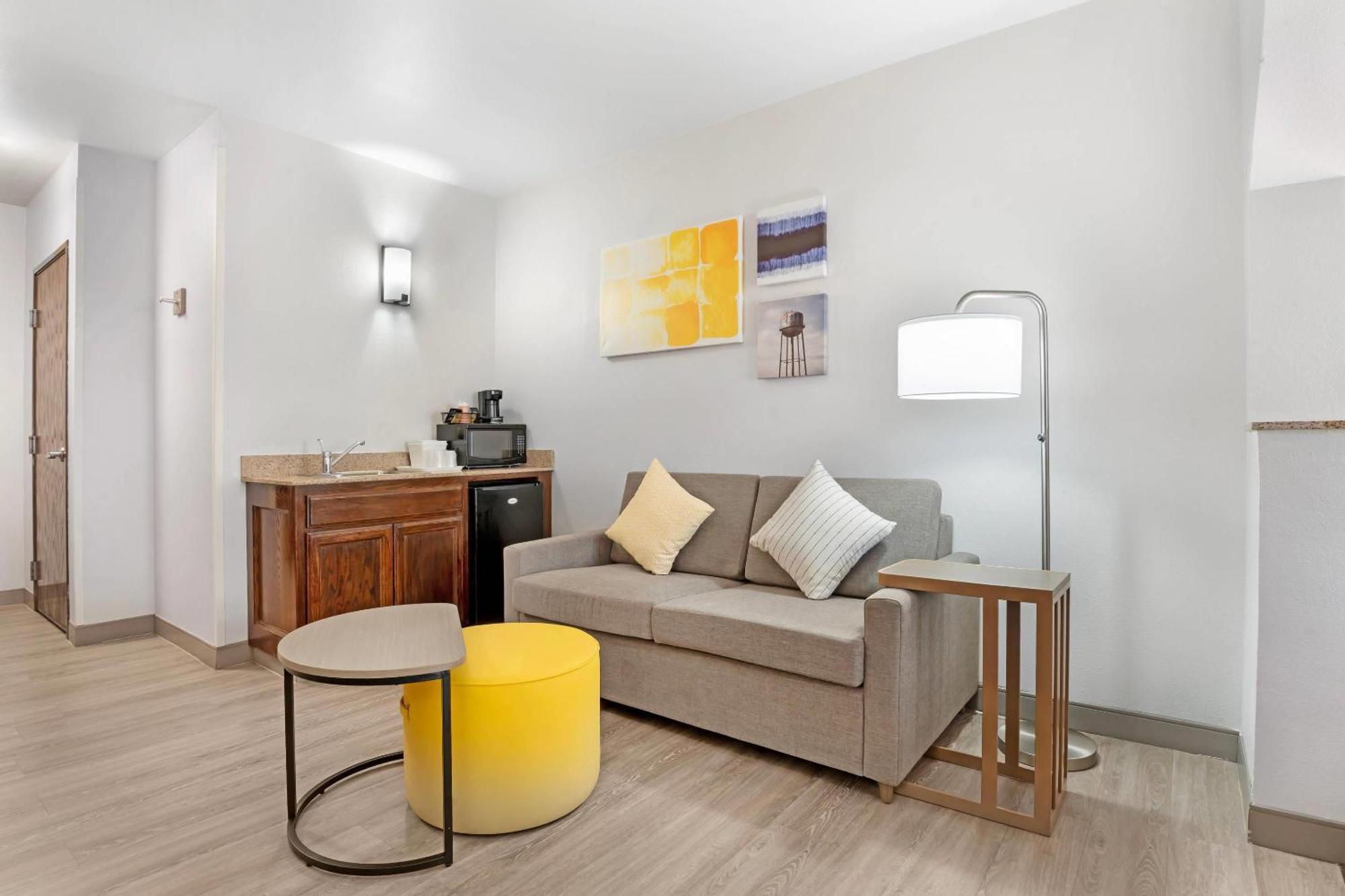 Comfort Inn & Suites Sacramento - University Area מראה חיצוני תמונה