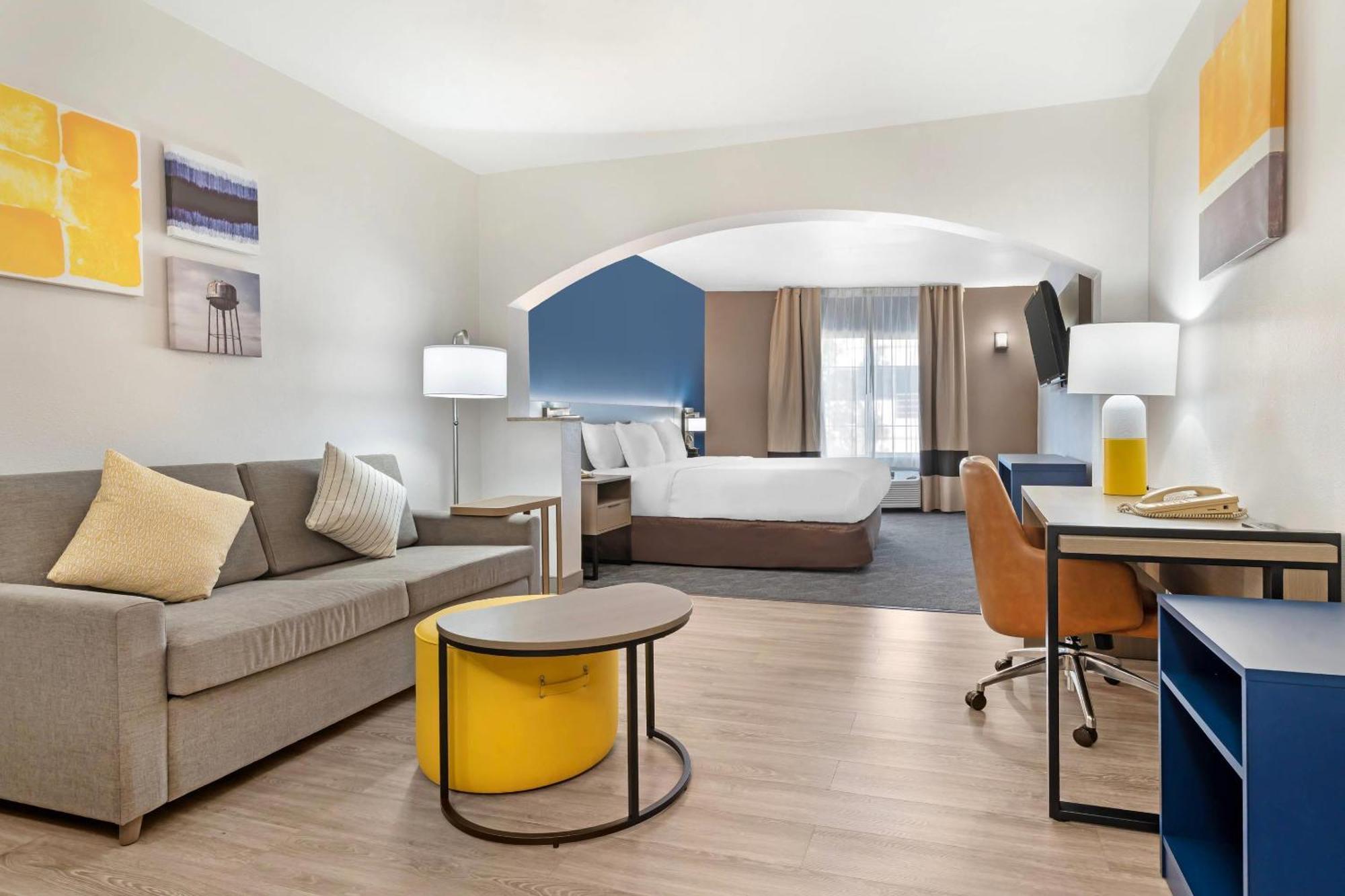 Comfort Inn & Suites Sacramento - University Area מראה חיצוני תמונה