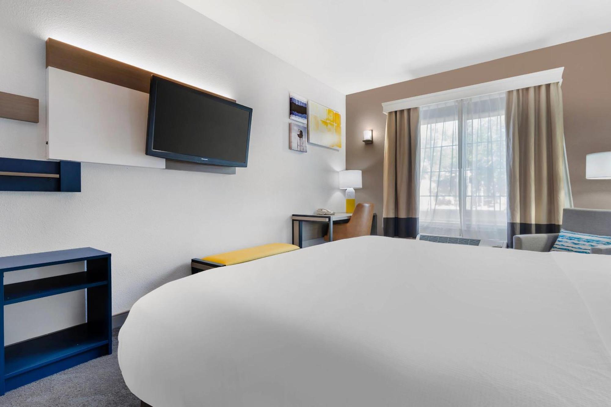 Comfort Inn & Suites Sacramento - University Area מראה חיצוני תמונה