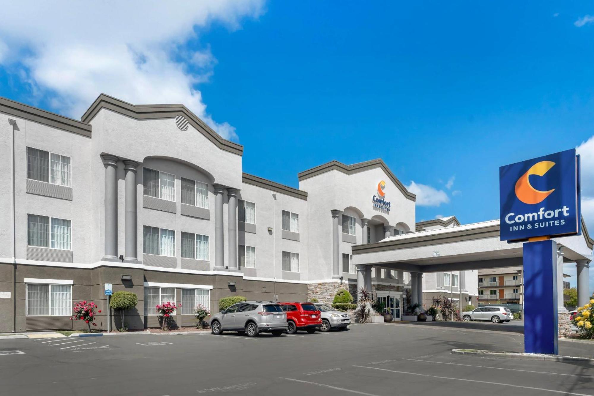 Comfort Inn & Suites Sacramento - University Area מראה חיצוני תמונה